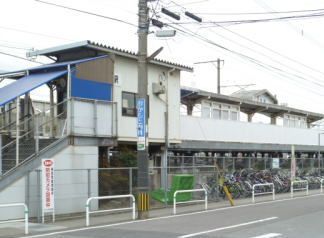 近くの駅まで800m（徒歩10分）