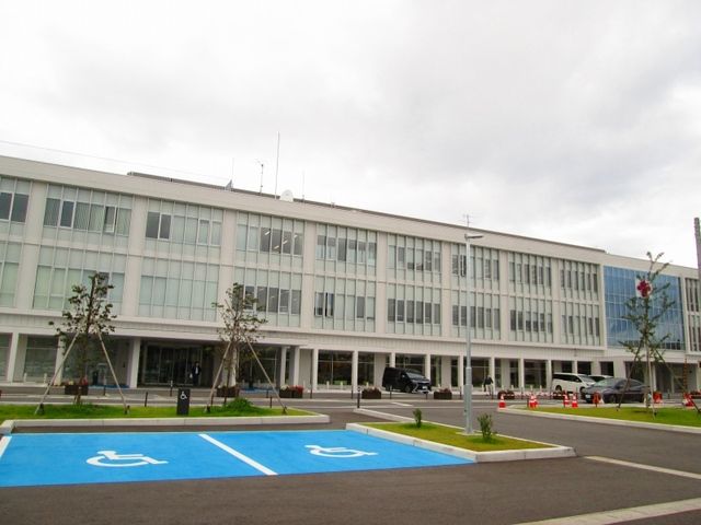 近くの長井市役所まで1,100m（徒歩14分）