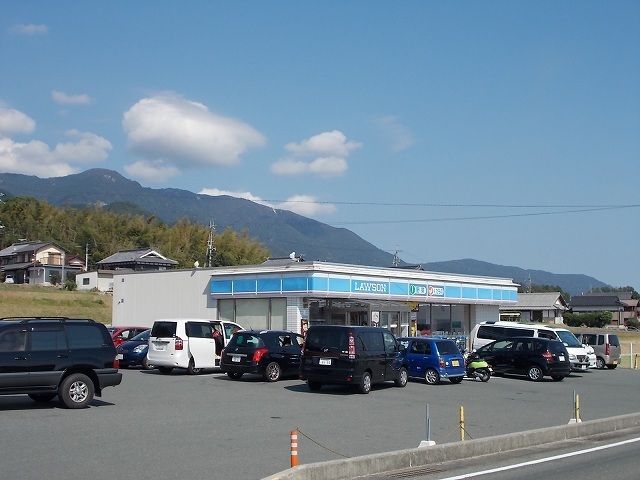 近くのローソンまで500m(徒歩7分)