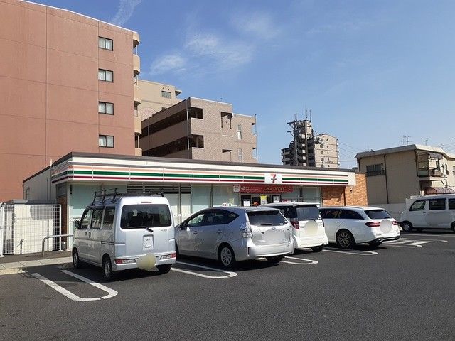 近くのセブンイレブンまで468m（徒歩6分）
