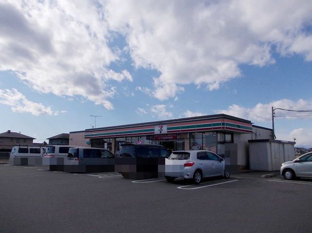 近くのセブンイレブンさくら氏家店まで1,400m（徒歩18分）