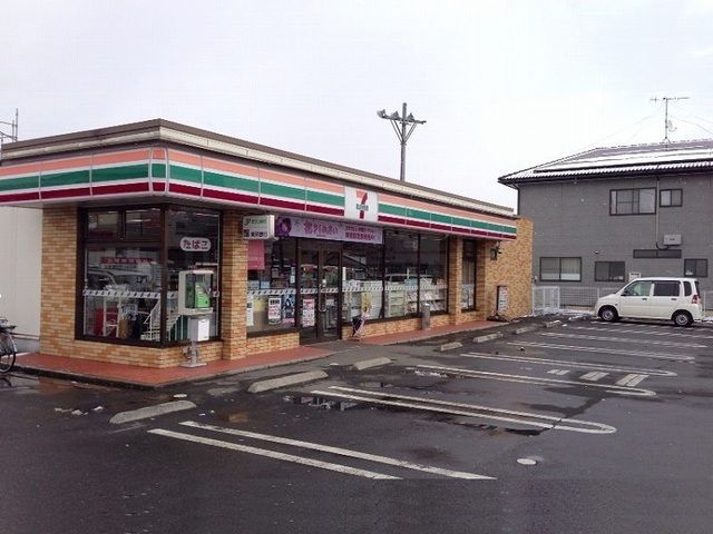 近くのセブンイレブン福島八島田店まで200m（徒歩3分）