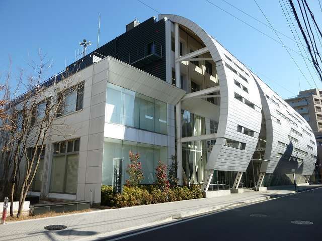 近くの清瀬けやきホールまで1,300m（徒歩17分）