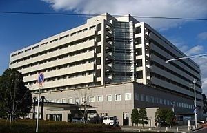 近くの成田赤十字病院まで1,100m（徒歩14分）