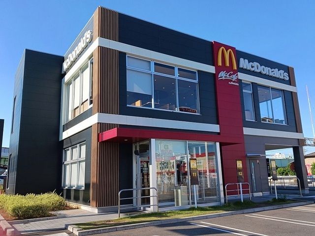 近くのマクドナルド高石店まで290m（徒歩4分）