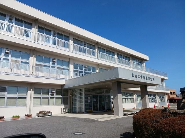 近くの東近江市能登川支所まで300m（徒歩4分）