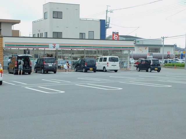 近くのセブン-イレブン 高根沢中央店まで400m(徒歩5分)