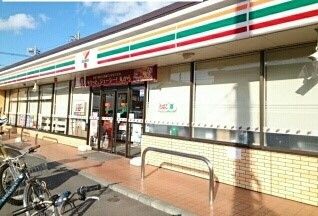 近くのセブンイレブンまで450m（徒歩6分）
