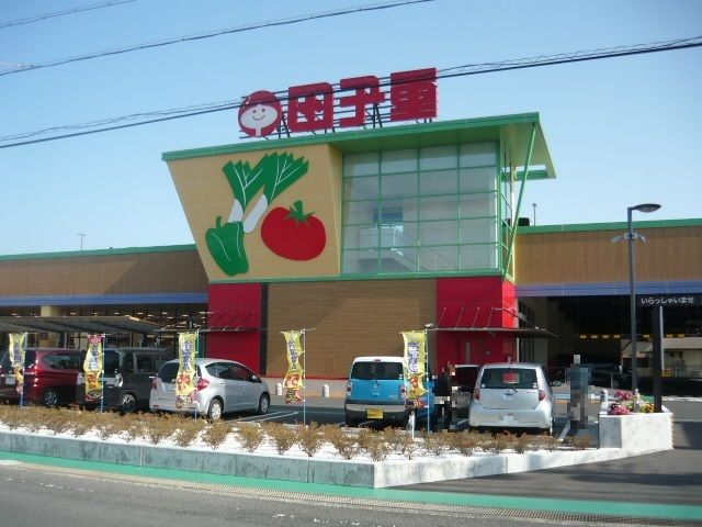 近くのスーパーまで120m（徒歩2分）