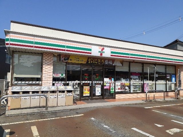 近くのセブンイレブン富山水橋辻ヶ堂店まで1,100m（徒歩14分）