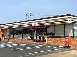 近くのセブンイレブン神保原東店まで750m（徒歩10分）