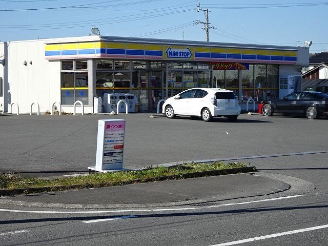 近くのミニストップ 細江店まで450m(徒歩6分)