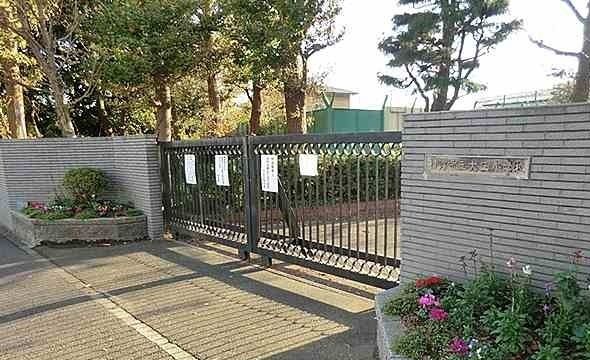 近くの大正小学校まで780m(徒歩10分)
