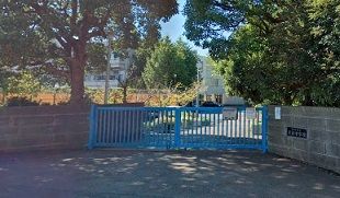 近くの深谷中学校まで624m(徒歩8分)