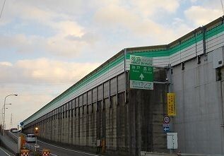 近くの市川インターまで800m（徒歩10分）