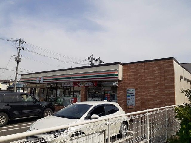 近くのセブンイレブン青森本町４丁目店まで209m（徒歩3分）