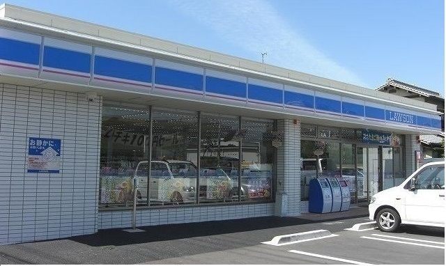 近くのコンビニまで280m（徒歩4分）