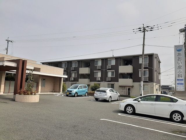 近くのあおい皮ふ科まで500m(徒歩7分)