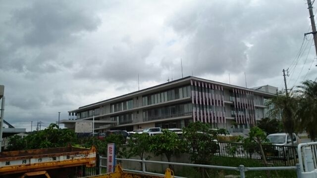 近くの西原町役場まで3,500m（徒歩44分）