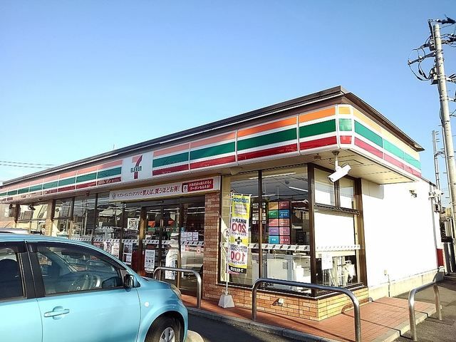 近くのセブンイレブン草加清門町店まで400m(徒歩5分)