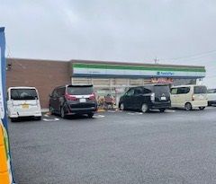近くのファミリーマート市原八幡宿東通まで300m(徒歩4分)