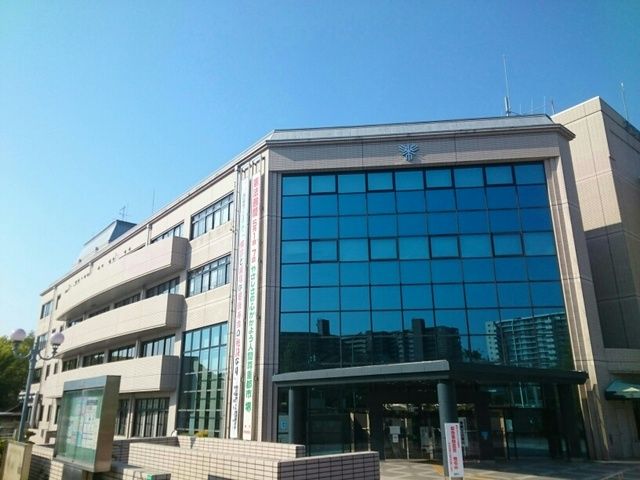 近くの堺市南区役所まで850m(徒歩11分)