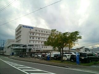 近くの土佐市立土佐市民病院まで2,100m(徒歩27分)