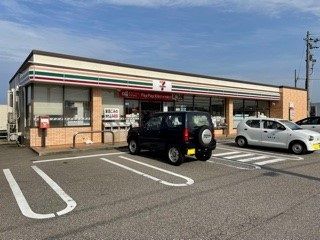 近くのセブンイレブンまで500m（徒歩7分）