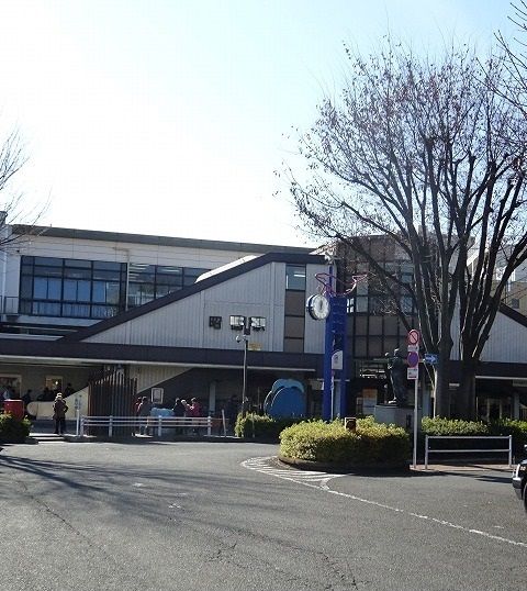 近くの昭島駅まで1,800m（徒歩23分）