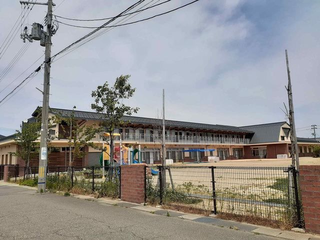 近くの裏館保育所まで1,100m（徒歩14分）