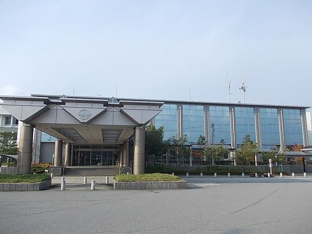 近くの役所まで950m（徒歩12分）