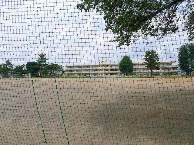 近くの相生小学校まで850m（徒歩11分）