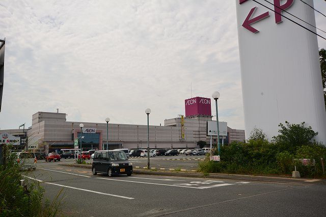 近くのイオン甘木店まで1,300m（徒歩17分）