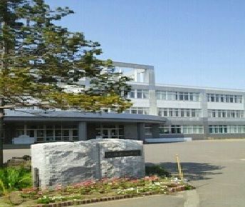 近くの大曲東小学校まで140m(徒歩2分)