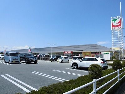 近くのヨークベニマルららパーク天童まで750m(徒歩10分)