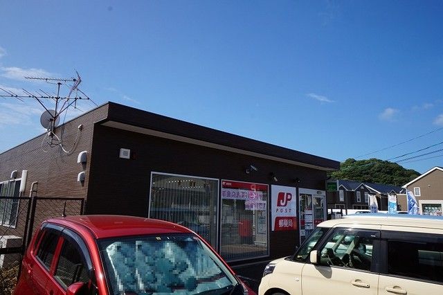 近くの山鹿郵便局まで30m（徒歩1分）