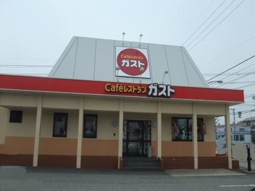 近くのガスト 福井春江店まで1,100m（徒歩14分）