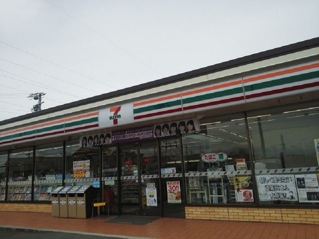 近くのセブンイレブン浜松東町店まで950m（徒歩12分）