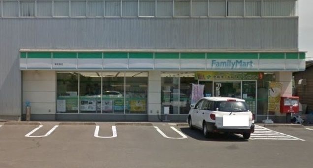 近くのファミリーマート泉松森店まで270m(徒歩4分)