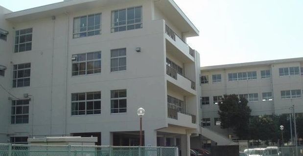 近くの関谷小学校まで174m（徒歩3分）