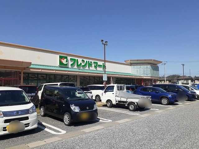 近くのフレンドマート地蔵店様まで800m（徒歩10分）