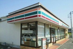 近くのセブンイレブン請西東２丁目店まで400m（徒歩5分）