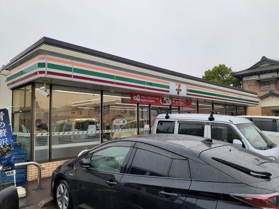 近くのセブンイレブン市原村田川店まで240m（徒歩3分）