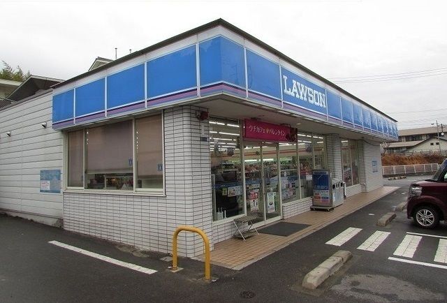近くのローソンまで450m（徒歩6分）
