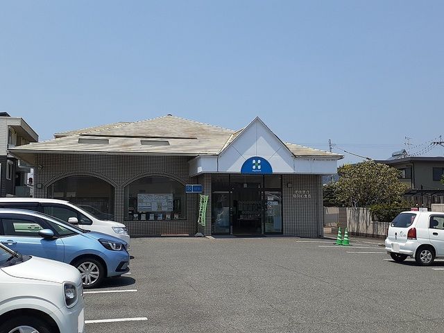 近くの肥後銀行稲荷前支店まで450m（徒歩6分）