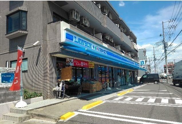 近くのコンビニまで700m（徒歩9分）