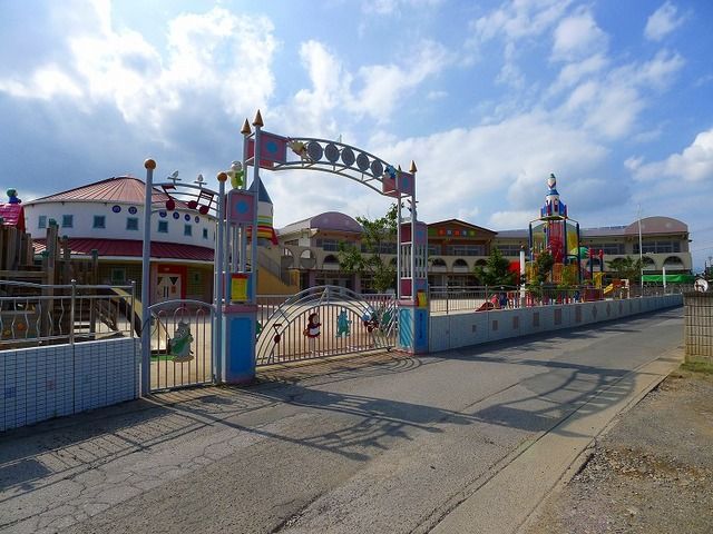 近くの若葉幼稚園まで750m（徒歩10分）