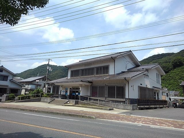 近くのしまなみ信用金庫まで1,400m（徒歩18分）