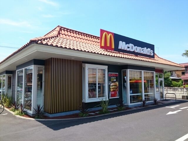近くのマクドナルドまで400m（徒歩5分）