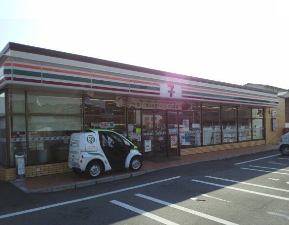 近くのコンビニまで1,100m（徒歩14分）